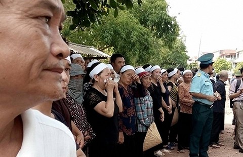 Quê nhà nghẹn lòng đón Đại tá Khải