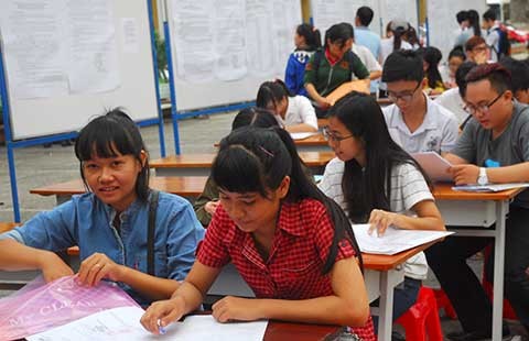 Chớ chủ quan với điểm sàn xét tuyển thấp