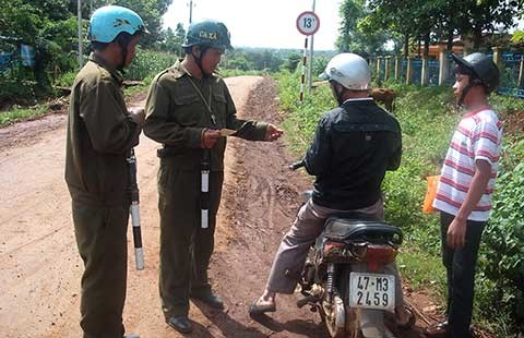 Lo ngại công an xã quá nhiều quyền