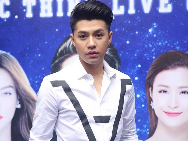 Noo Phước Thịnh mời 4 mỹ nữ trong liveshow đầu tiên