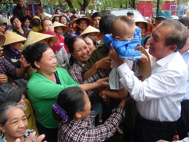 Phó Thủ tướng Trương Hòa Bình gặp gỡ ngư dân Quảng Bình