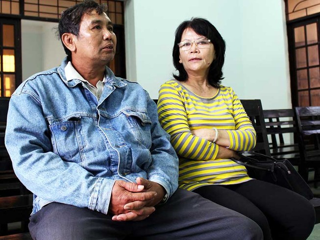 Đình chỉ vụ án ‘vợ chết, chồng bị khởi tố’