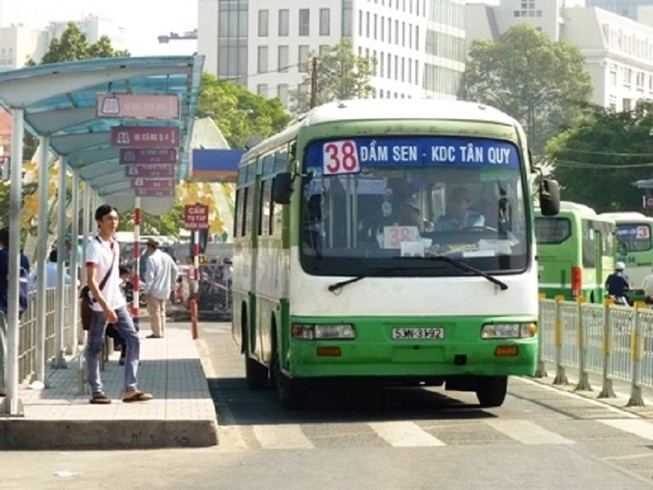 Đà Nẵng: Khuyến khích cán bộ đi làm bằng xe buýt