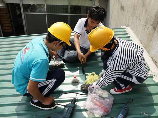 Đem ‘Ánh sáng hạnh phúc’ đến xóm nghèo