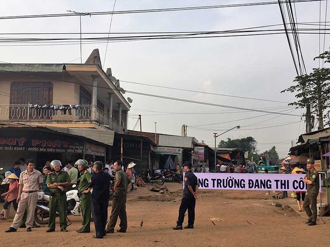 Sửa đường, chặn cả lối đi