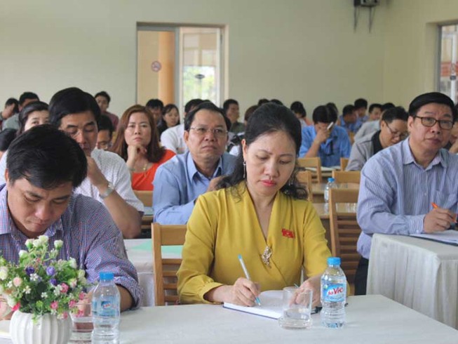 Đại biểu Quốc hội tiếp xúc cử tri là công nhân