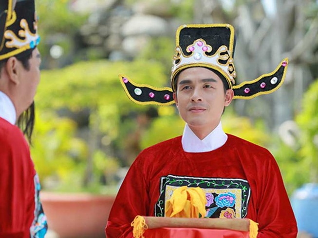 Quan huyện Việt Nam ‘hơn thua’ với Bao Thanh Thiên