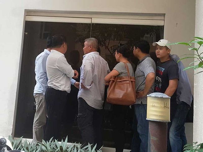 Mua bộ hồ sơ khó như mua thịt thời bao cấp