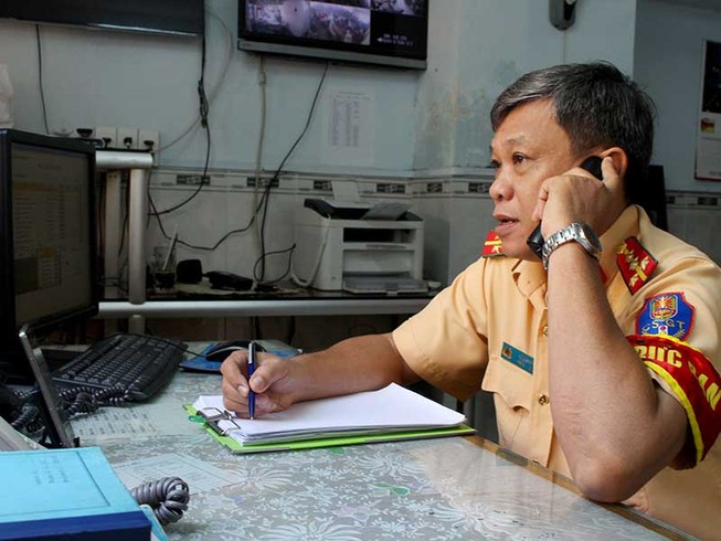 Một ngày ở đường dây nóng CSGT TP.HCM