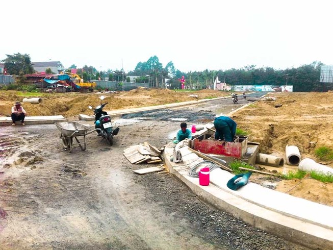 Mua, bán đất dự án chỉ dựa vào vài giấy phôtô