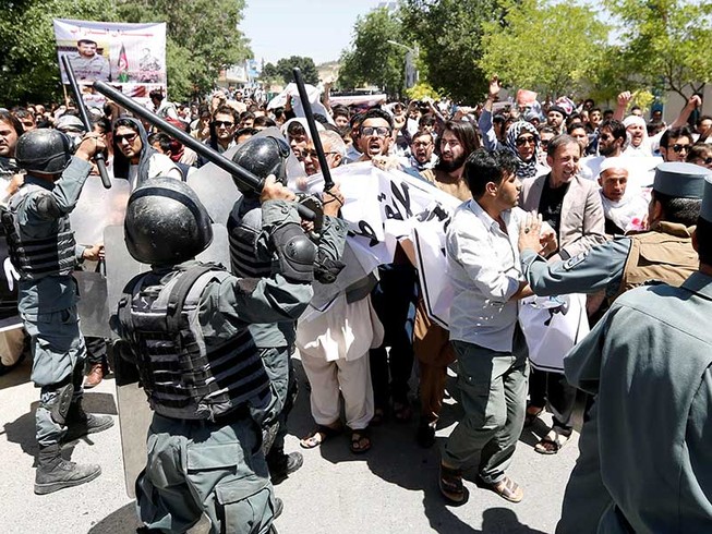 Căng thẳng ở Kabul với biểu tình, hăm dọa