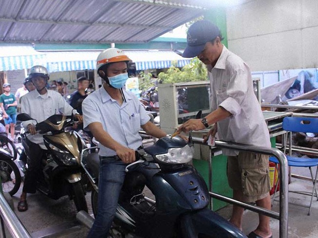 Đà Nẵng giải thích việc chấm dứt giữ xe miễn phí