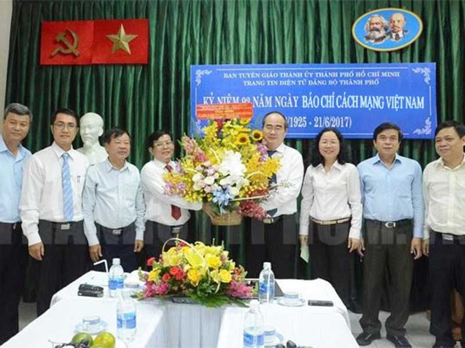Bí thư Nguyễn Thiện Nhân thăm các cơ quan báo chí