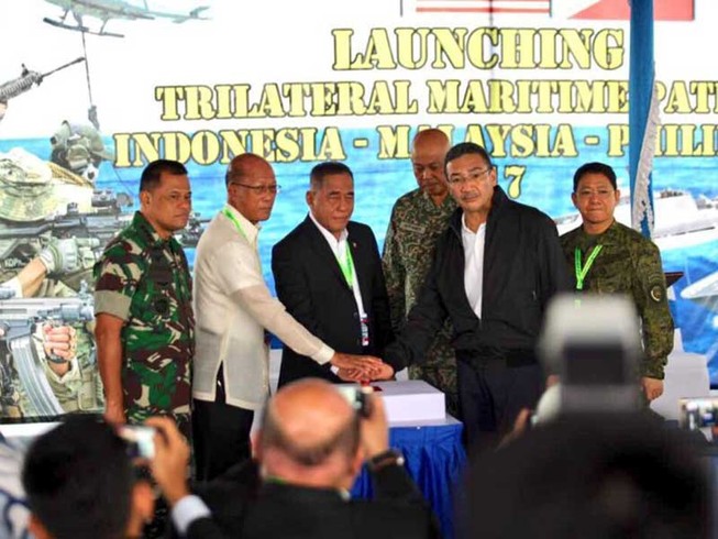Philippines đạt thỏa thuận ba bên chống khủng bố