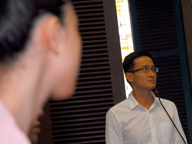 Phương Nga im lặng, tòa hỏi dồn ông Mỹ