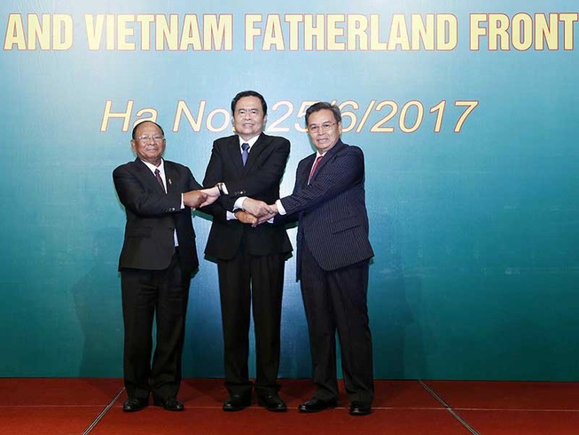Giữ đường biên Việt-Lào-Campuchia hòa bình, ổn định