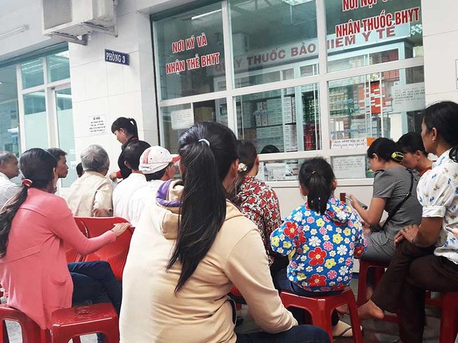 Giá hàng trăm loại thuốc trúng thầu cao bất thường