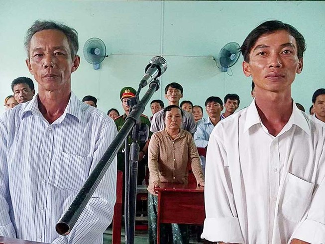 Phải chăng kết tội 2 nông dân để né bồi thường oan?