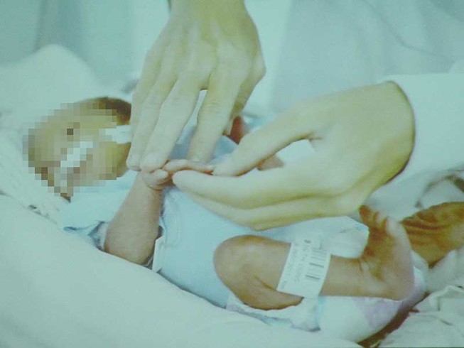 Mẹ ung thư quyết giữ con đến cùng