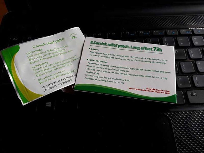 Trẻ hôn mê, hoảng loạn vì miếng dán say tàu xe
