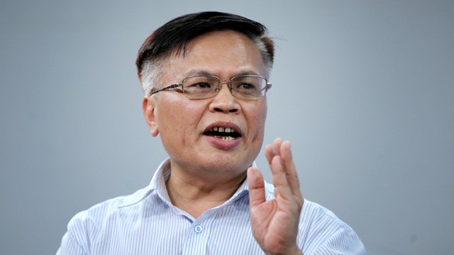 Có thể bãi nhiệm Bộ trưởng không dẹp giấy phép con?