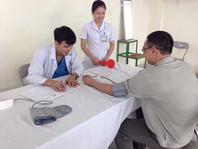 Tuổi nào cũng cần khám sức khỏe định kỳ