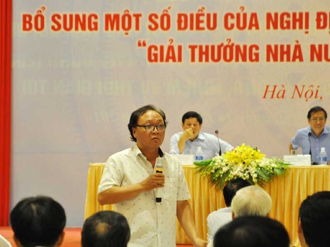 Xét tặng giải thưởng: Không nên bỏ chung một ‘rọ’