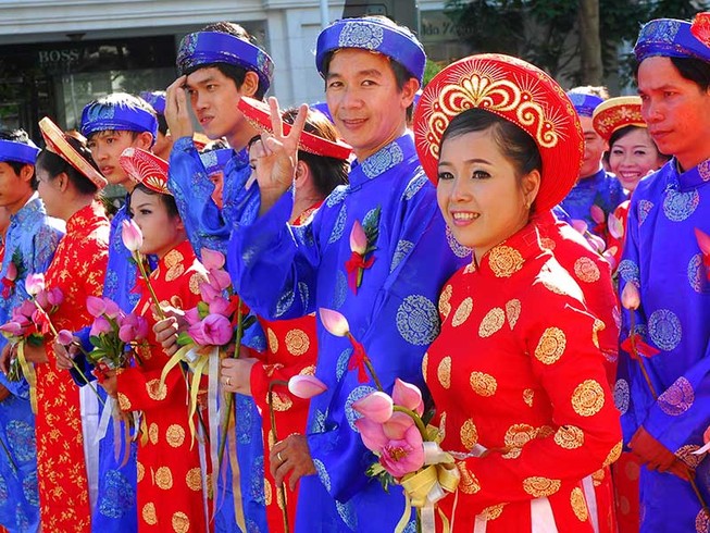 Thuế tăng sốc: Làm đám cưới cũng lo