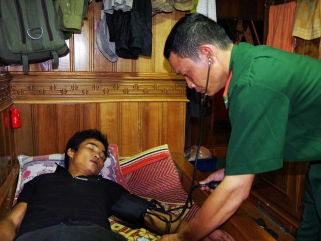 10 ngư dân vào bờ sau 5 ngày đêm mất liên lạc