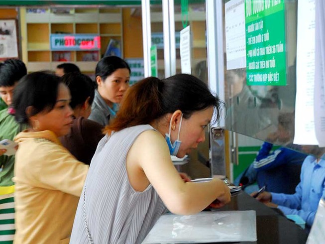 Tăng viện phí với người không có thẻ BHYT: Lo!