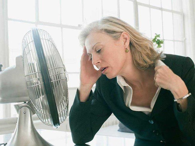 4 cách giảm bốc hỏa tuổi mãn kinh hiệu quả