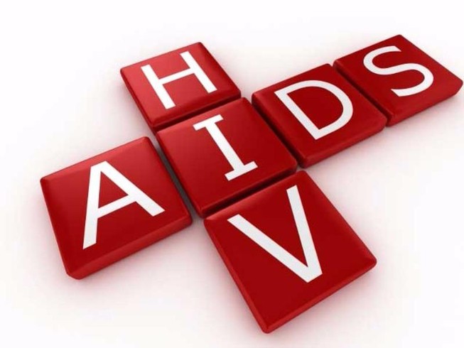 Người nhiễm HIV không cần xài bao cao su khi quan hệ?