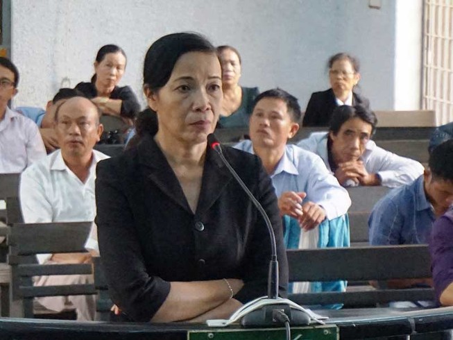 Đối đáp căng thẳng vụ phó chánh án nhận hối lộ