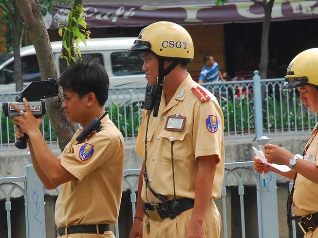 Sửa luật để camera thay được CSGT