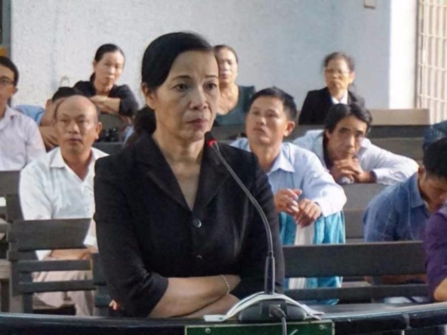 Cái ‘tin, thương’ lạ lùng của bà phó chánh án