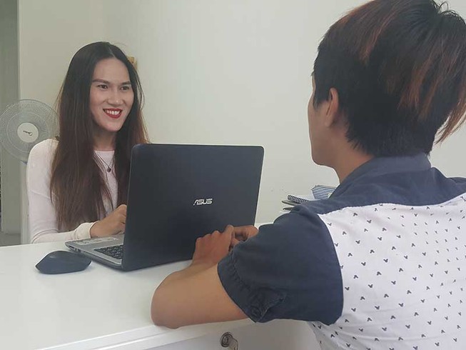 Phòng khám dành cho những phụ nữ ‘bán hoa’