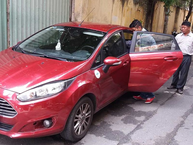 Đưa Grab, Uber vào khuôn khổ để cạnh tranh công bằng