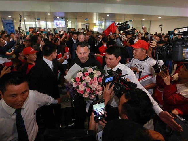 ‘Thương vụ’ Ryan Giggs và Paul Scholes làm thầy ở PVF