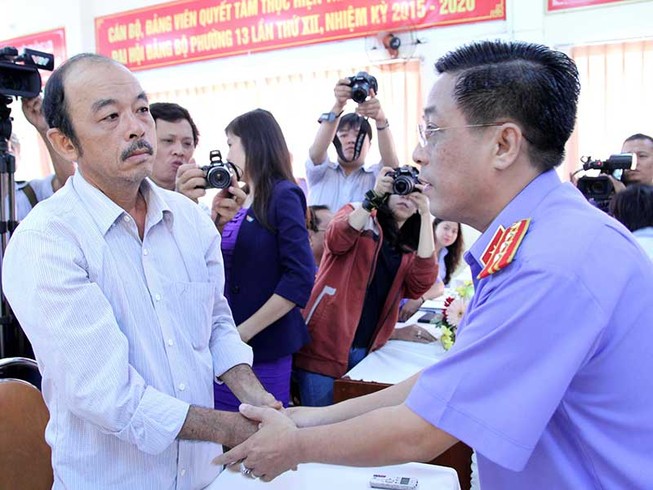 Đánh người để buộc khai đúng cũng có tội