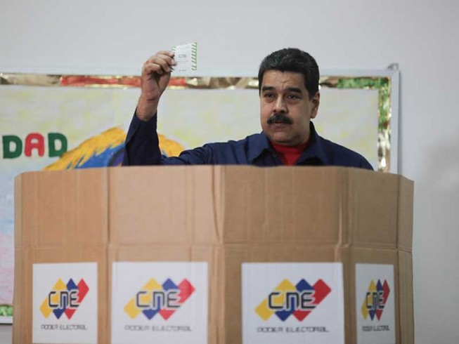 Tổng thống Venezuela loại phe đối lập khỏi cuộc đua