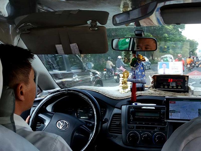 Tài xế gây chuyện, Uber có phải chịu trách nhiệm?