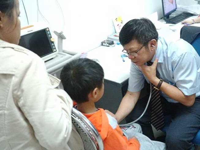 Thêm nhiều trẻ em được mổ tim miễn phí