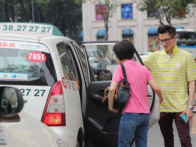 Uber, Grab: Cần định danh là dịch vụ vận tải taxi?