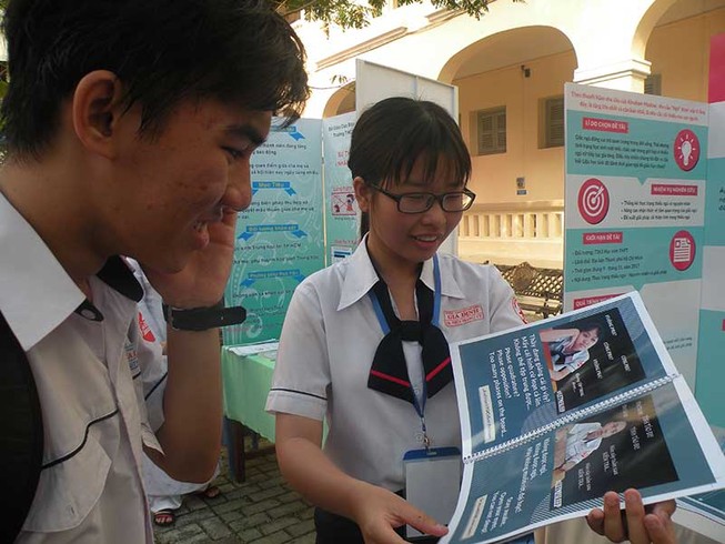 Học sinh cầu cứu: ‘Hãy cho em được ngủ’!
