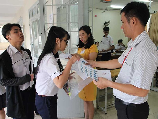 Nửa lo nửa mừng với đề thi tham khảo