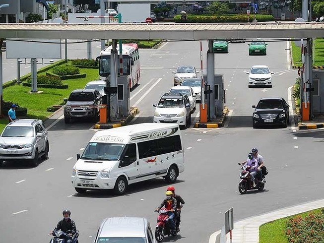 Phí sân bay: Một BOT ngoài vòng pháp luật!