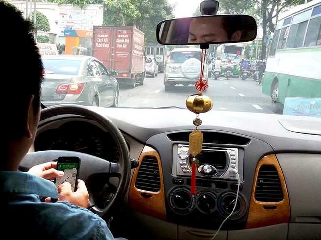 Xe Uber, Grab phải có hộp đèn, biển số vàng?