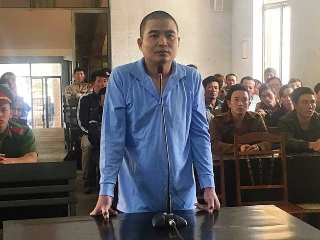 Cãi nhau, dùng súng bắn xuyên má nạn nhân