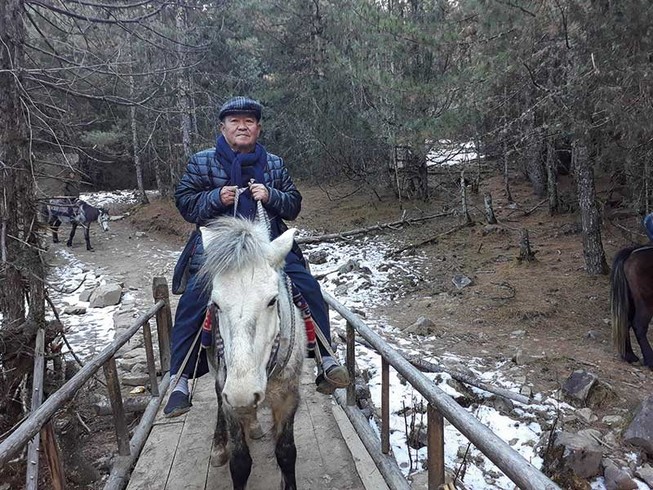Ông già 70 khám phá Hymalaya