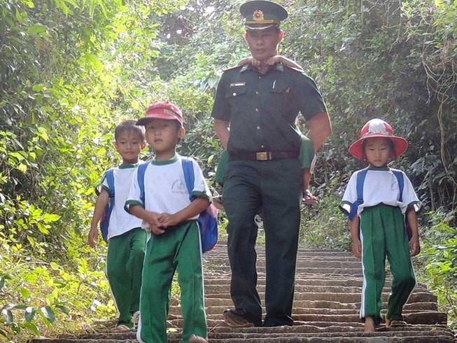 Người thầy quân hàm xanh ở Hòn Chuối